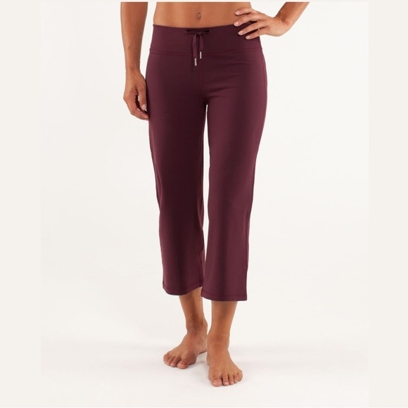 LULULEMON Relaxed Fit Crop Burgundy Pants, size 4 - Picture 1 of 15